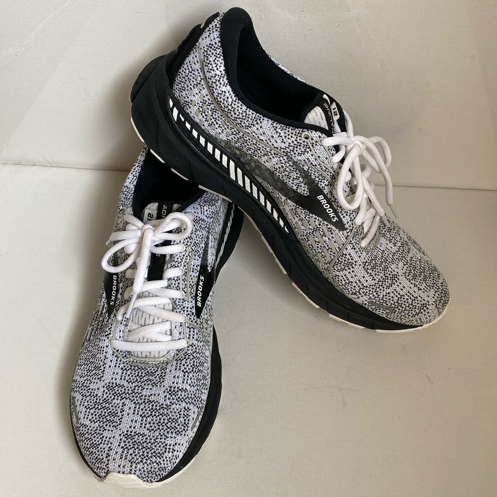 Brooks Adrenaline Women's Gray and Black Knit Running Shoes
